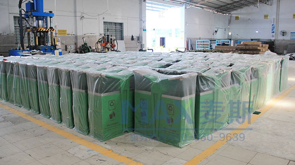 【廣東項目】河源市城管局果皮箱順利裝車送赴河源！