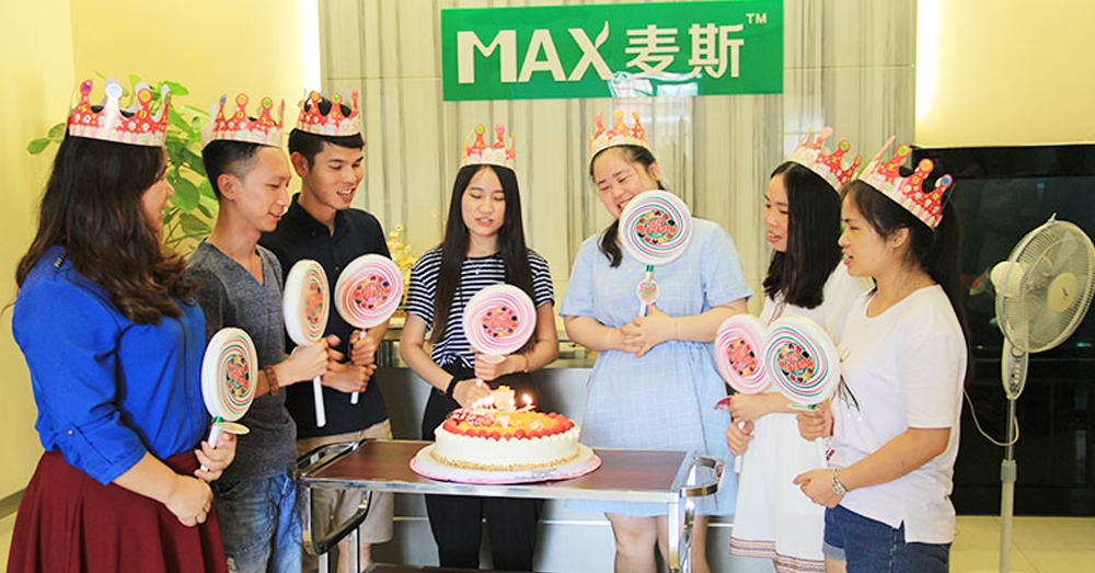 【垃圾桶定制品牌】麥斯第二季度生日會暨首屆生活座談會勝利舉辦！