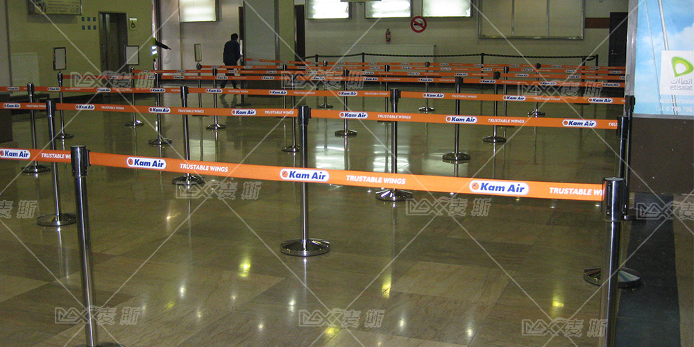 【MAX麥斯】欄桿座走向迪拜國際機場